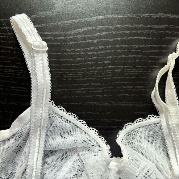 Victoria’s Secret I do collection lace bra white 34D - Picture 6 of 11